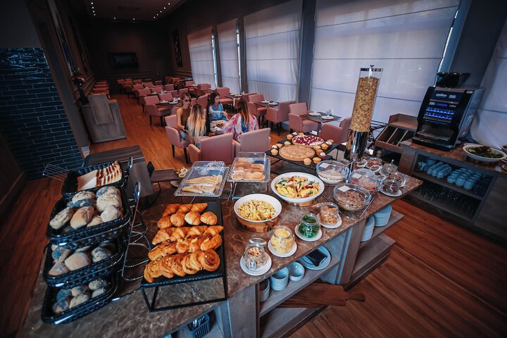 Dining 92 of 105