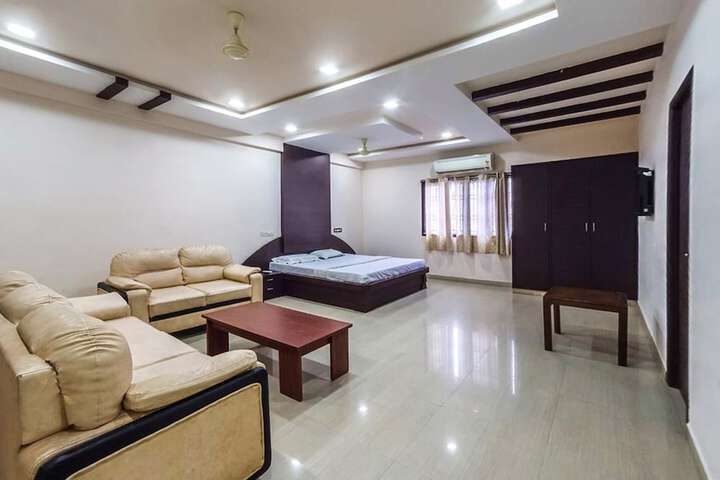 Room 2 of 16