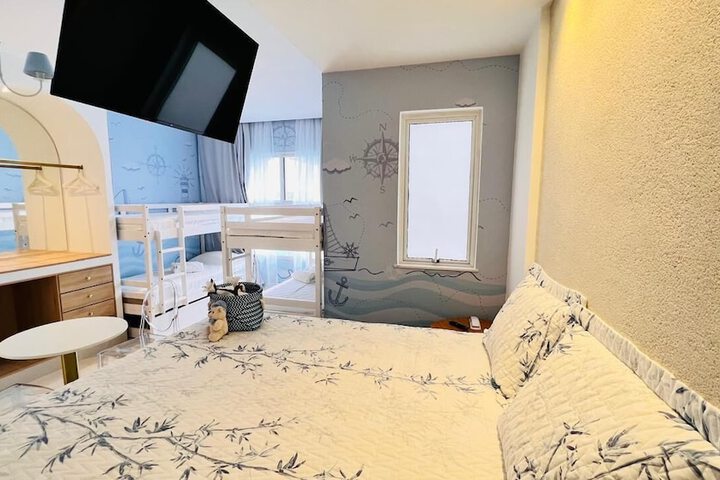 Room 10 of 144