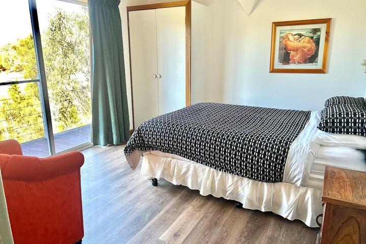 Room 12 of 74