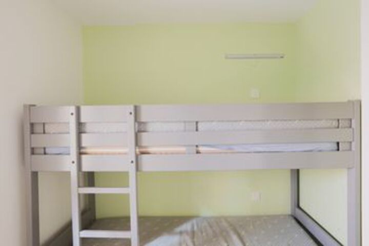 Room 52 of 228
