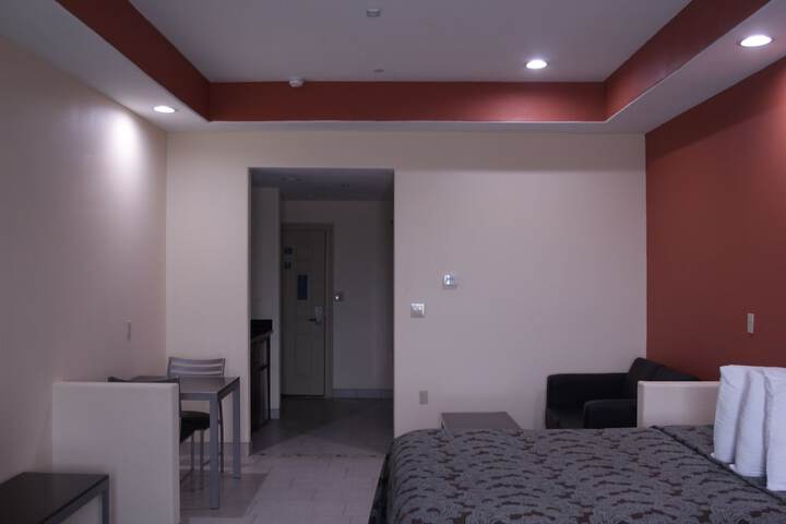 Room 3 of 51