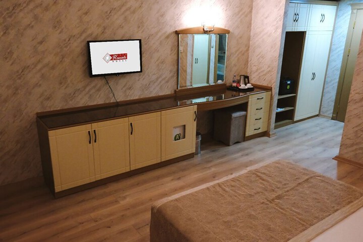 Room 6 of 46