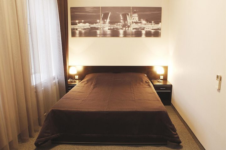 Room 4 of 65