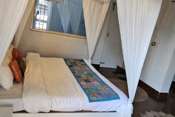 Room 12 of 63