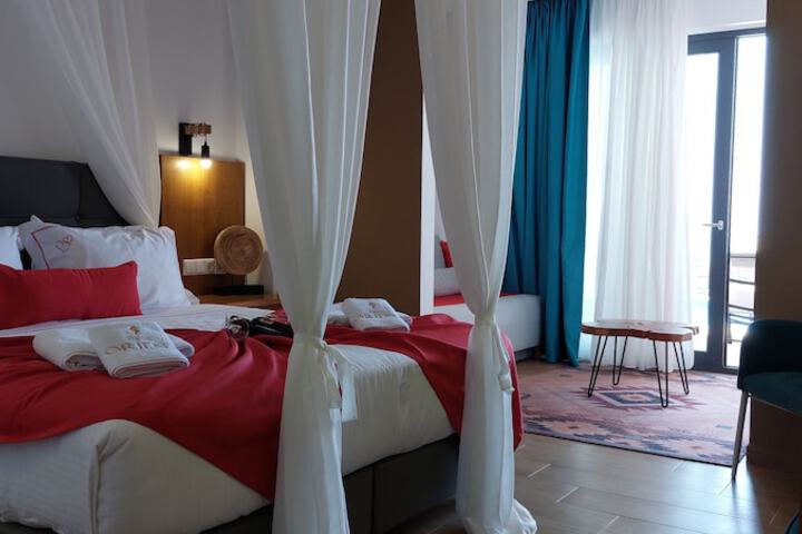 Room 41 of 105