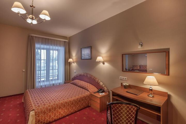 Room 17 of 46