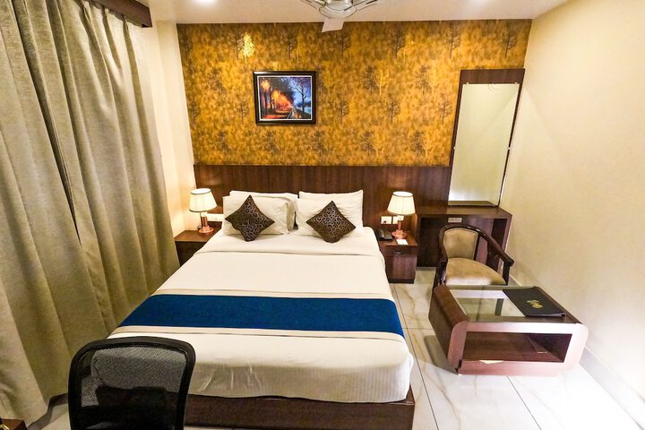 Room 8 of 35