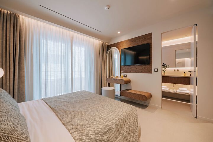 Room 6 of 26