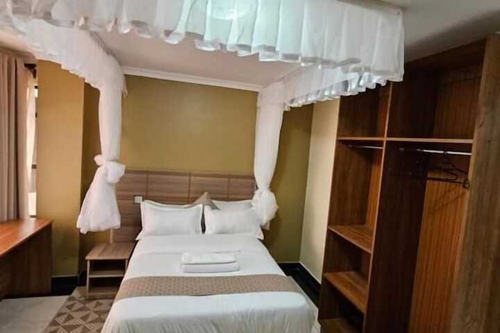 Room 5 of 61