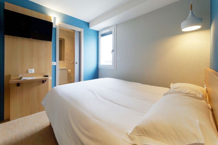 Room 5 of 42