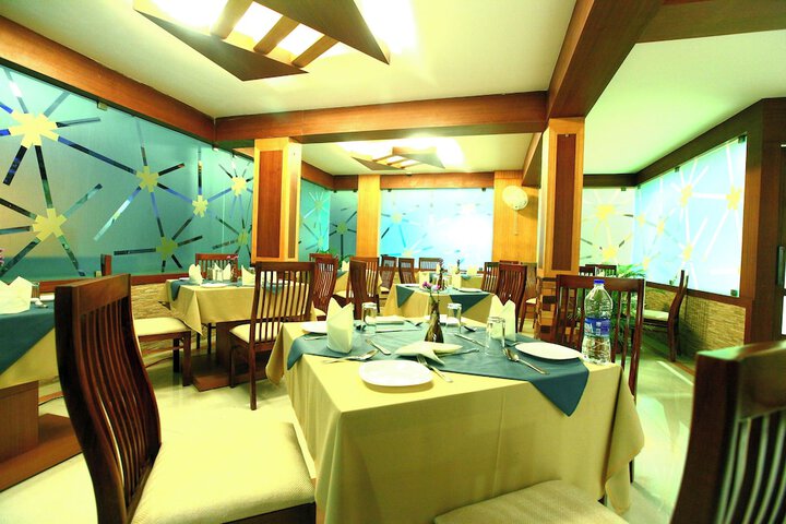 Dining 94 of 97
