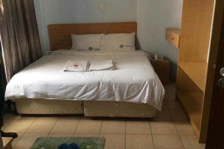 Room 5 of 45