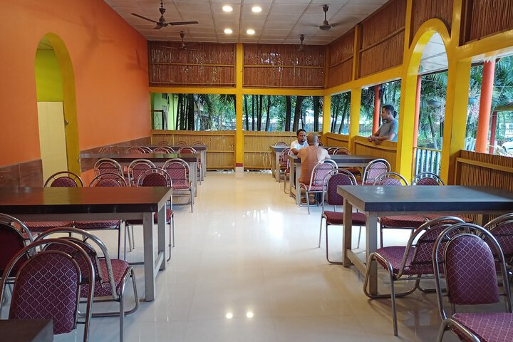 Dining 26 of 40