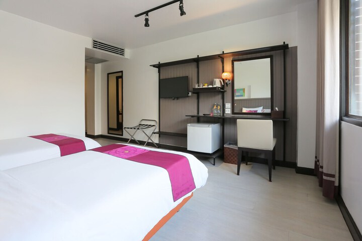 Room 16 of 51