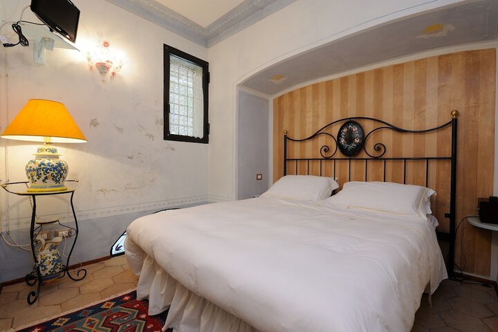 Room 59 of 206