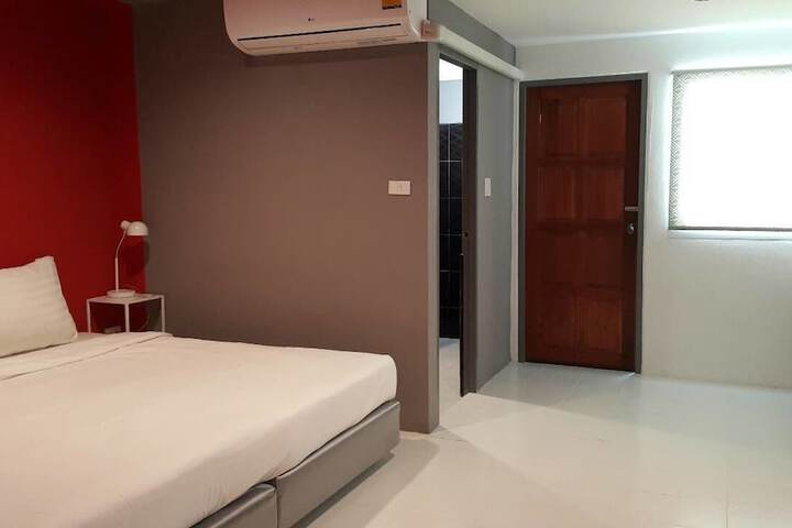 Room 18 of 74