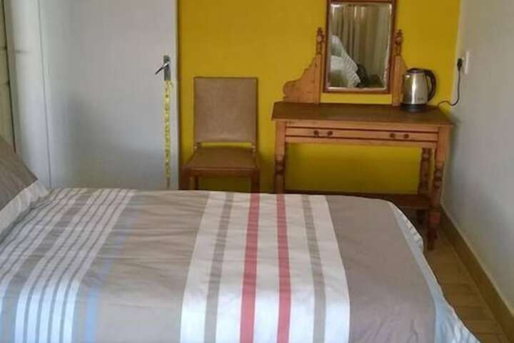 Room 5 of 11