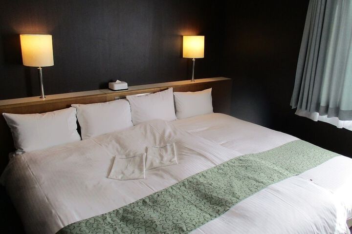 Room 4 of 23