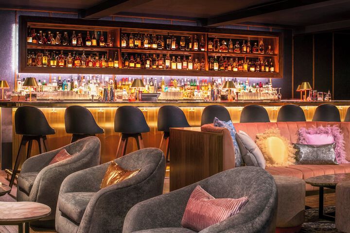 Lounge 96 of 108
