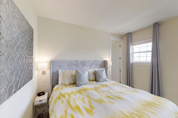 Room 3 of 41