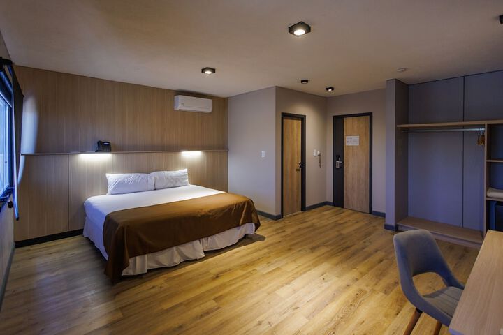 Room 10 of 21