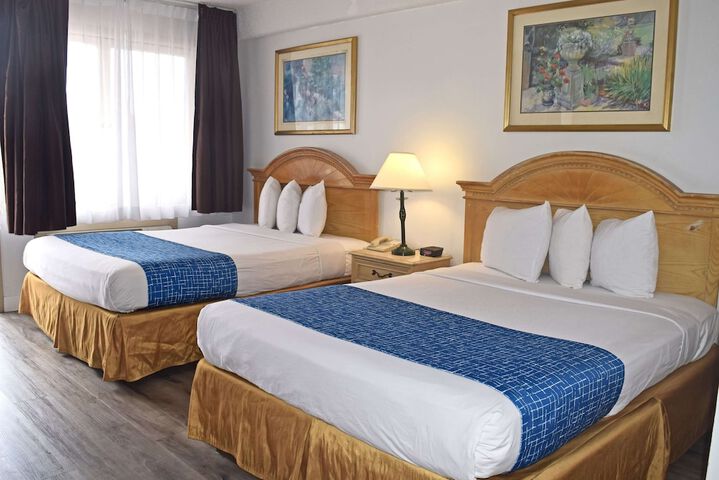 Superior 2 Queen Beds (8 of 16)