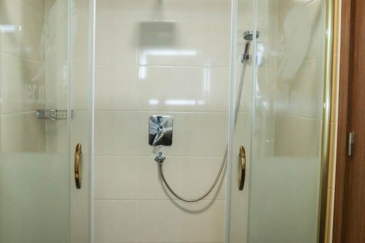 Room 36 of 87