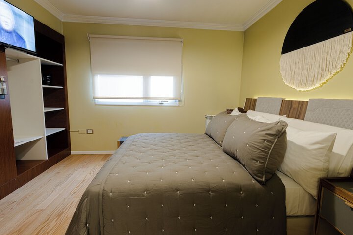 Room 27 of 90