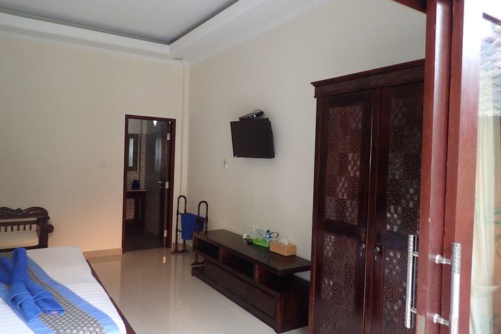 Room 12 of 36