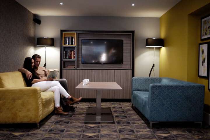 Lounge 200 of 292