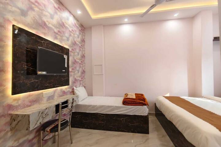 Room 10 of 21