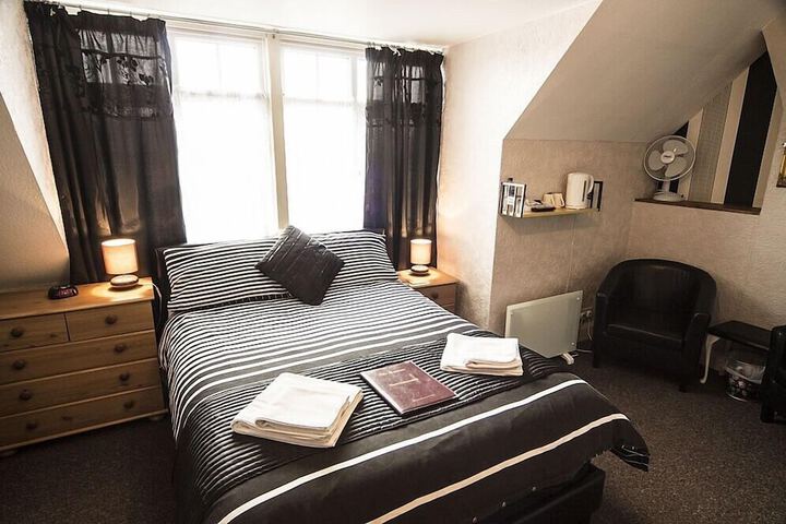 Room 7 of 26