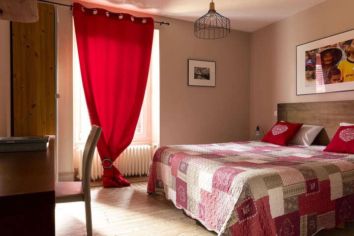 Room 5 of 44