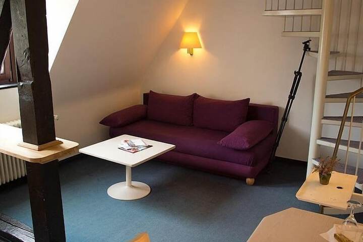Room 6 of 28