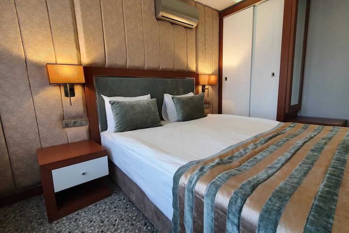 Room 9 of 21