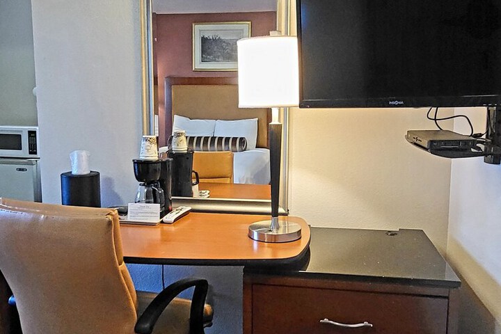 Room 8 of 31