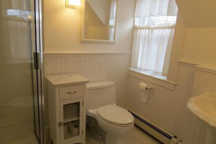 Room 2 of 16