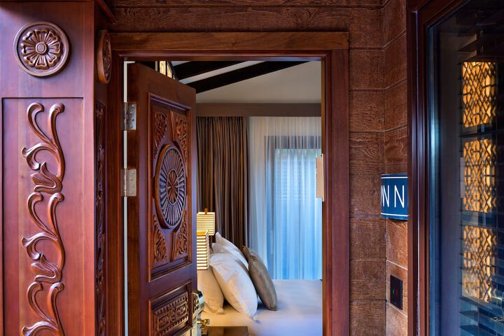 Room 37 of 90