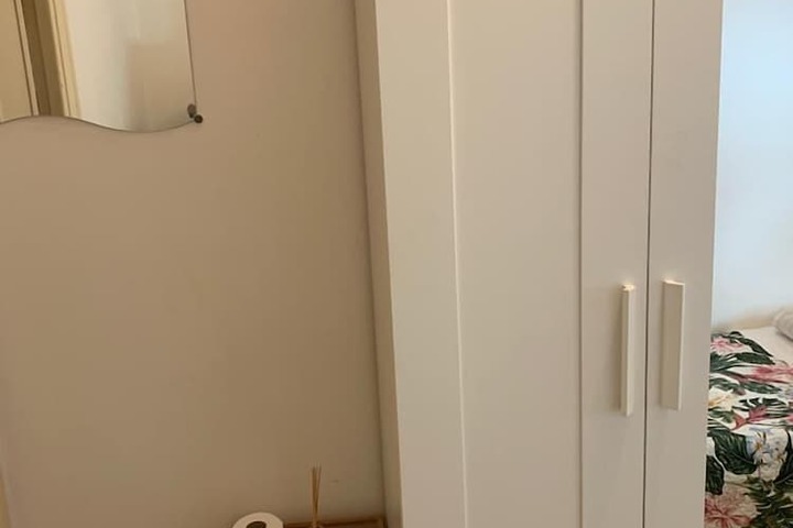 Room 6 of 43