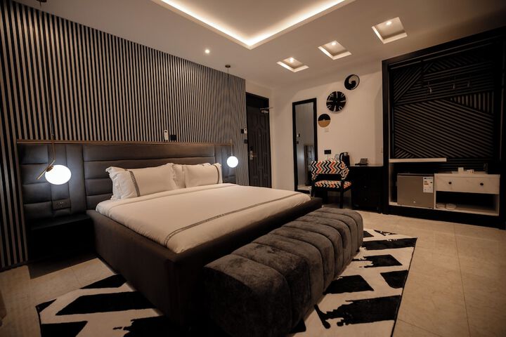 Room 13 of 60