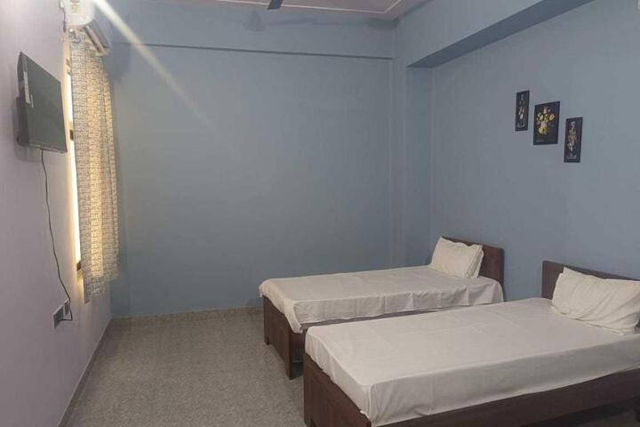 Hotel O Nehra Tower