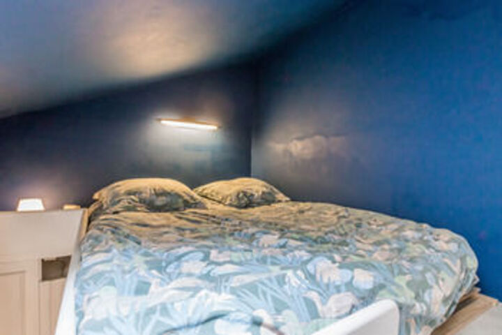 Room 85 of 189
