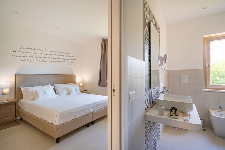 Room 5 of 31