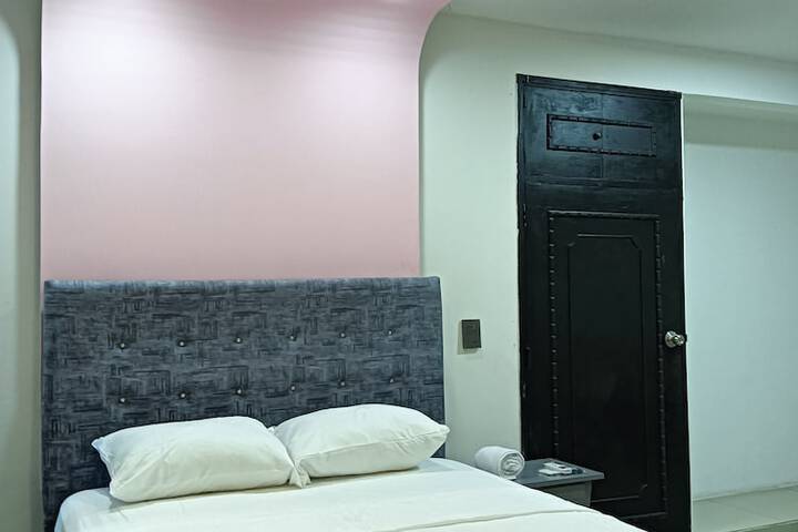 Room 5 of 40