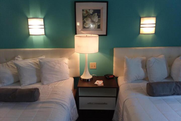 2 Double Beds (8 of 9)