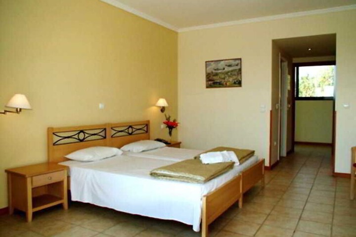 Room 4 of 6