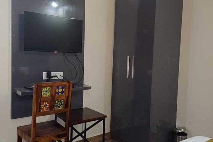 Room 18 of 40