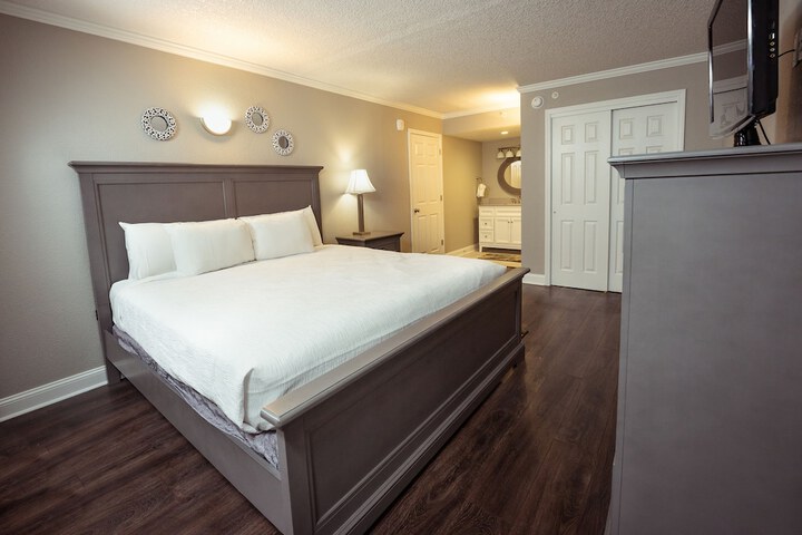 Room 10 of 83