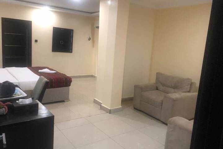 Room 25 of 53